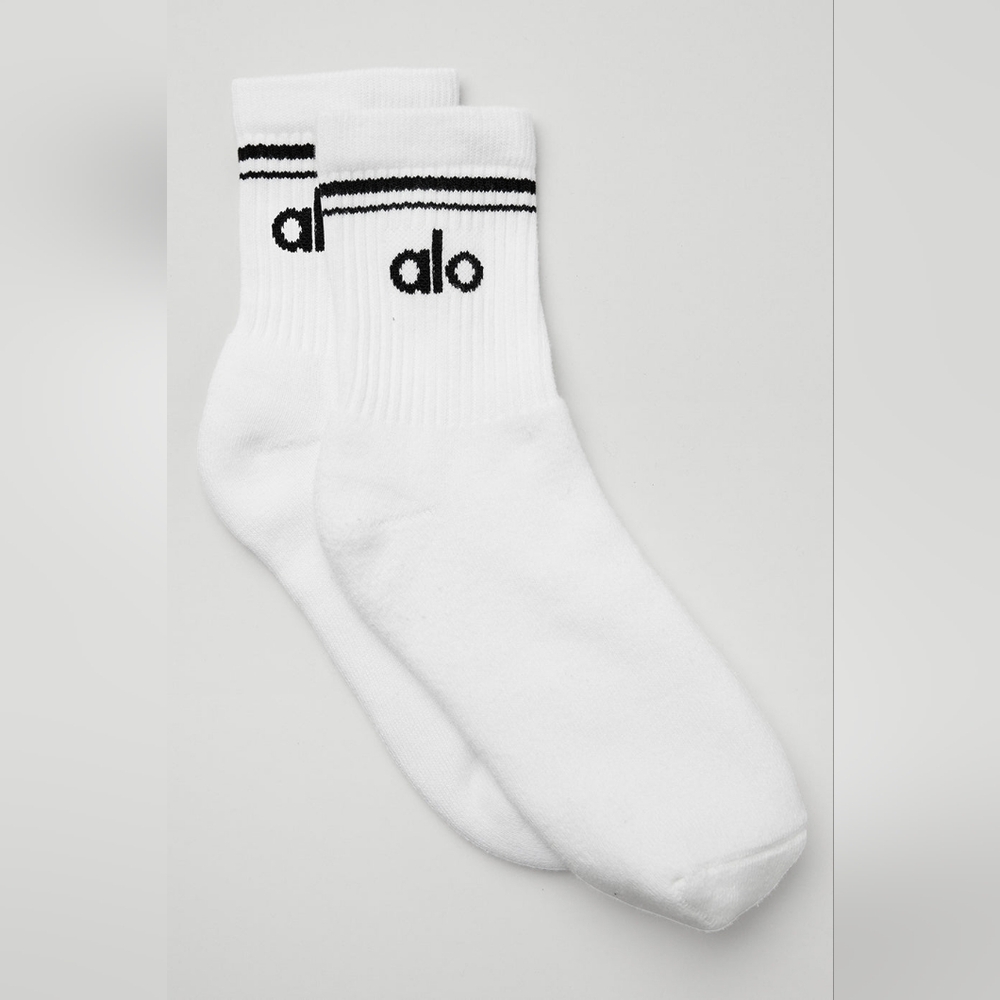 NWT Alo Yoga Half Crew Throwback Socks White With Black Logo Unisex Medium